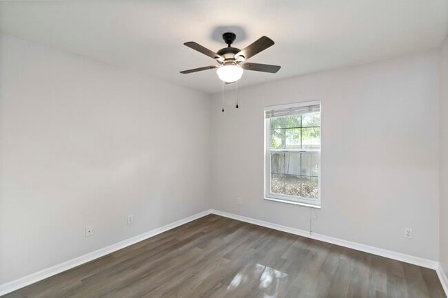 Building Photo - 1612 Summer Breeze Way