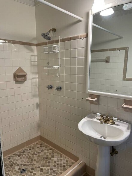 Building Photo - 1362 Mary Dale Dr SW