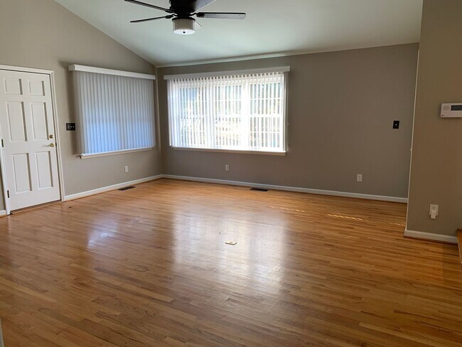 Building Photo - COMING SOON! 4 Bedroom (with office)-3 Bath- Pets negotiable