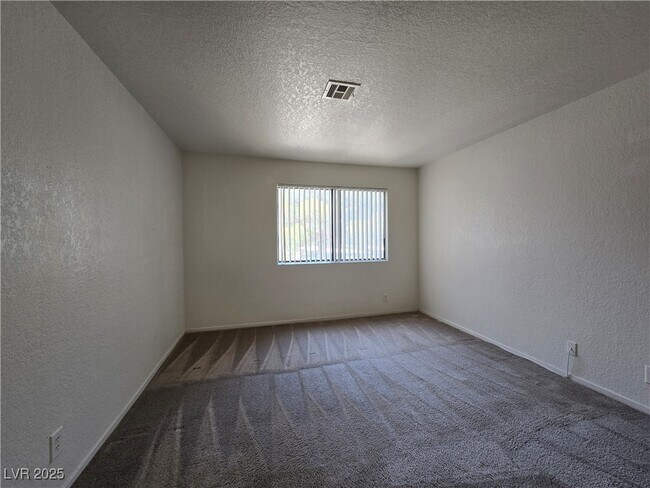 Building Photo - 5030 S Rainbow Blvd