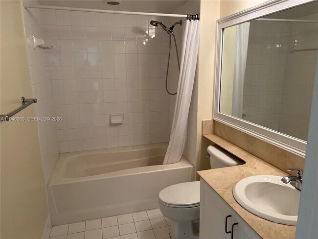 Building Photo - 1155 Brickell Bay Dr