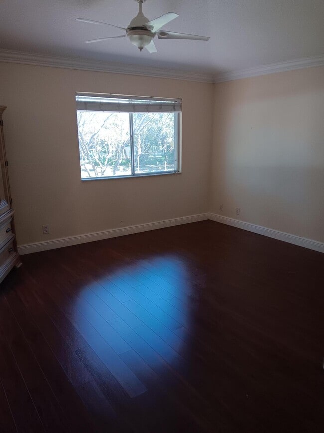 Building Photo - 4983 Pinemore Ln