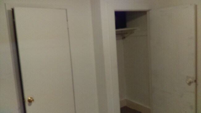 double closet in 2nd bedroom - 1014 N University Dr