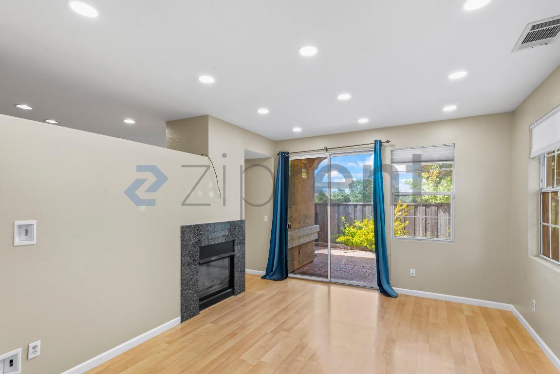 Building Photo - 916 Del Avion Ln