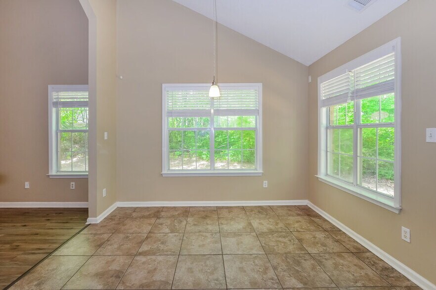 Building Photo - 944 Shorey Ln