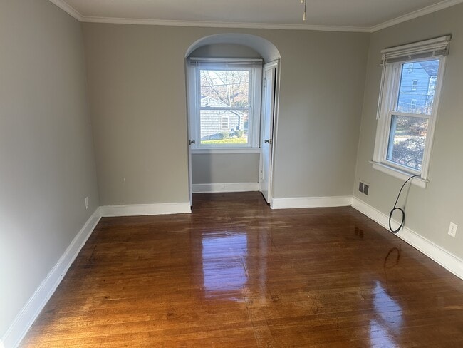 Building Photo - 530 Bellevue Rd