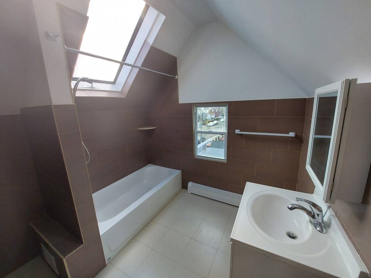 Building Photo - 21039 90th Ave