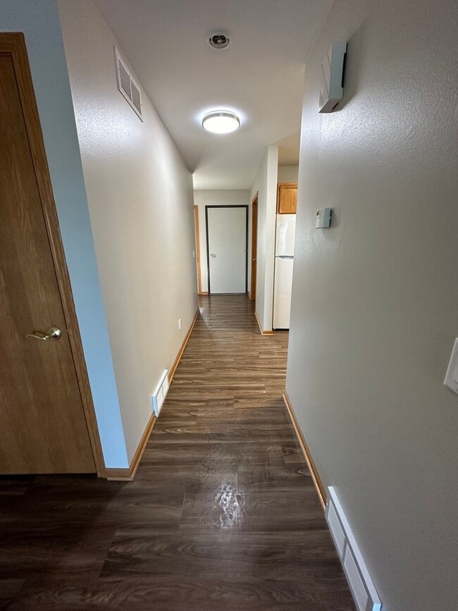 Building Photo - Spacious 2BR Townhomes with Garage & In-Unit Laundry – Stoughton