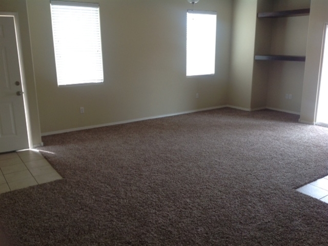 Building Photo - 2214 Margarita Dr SE