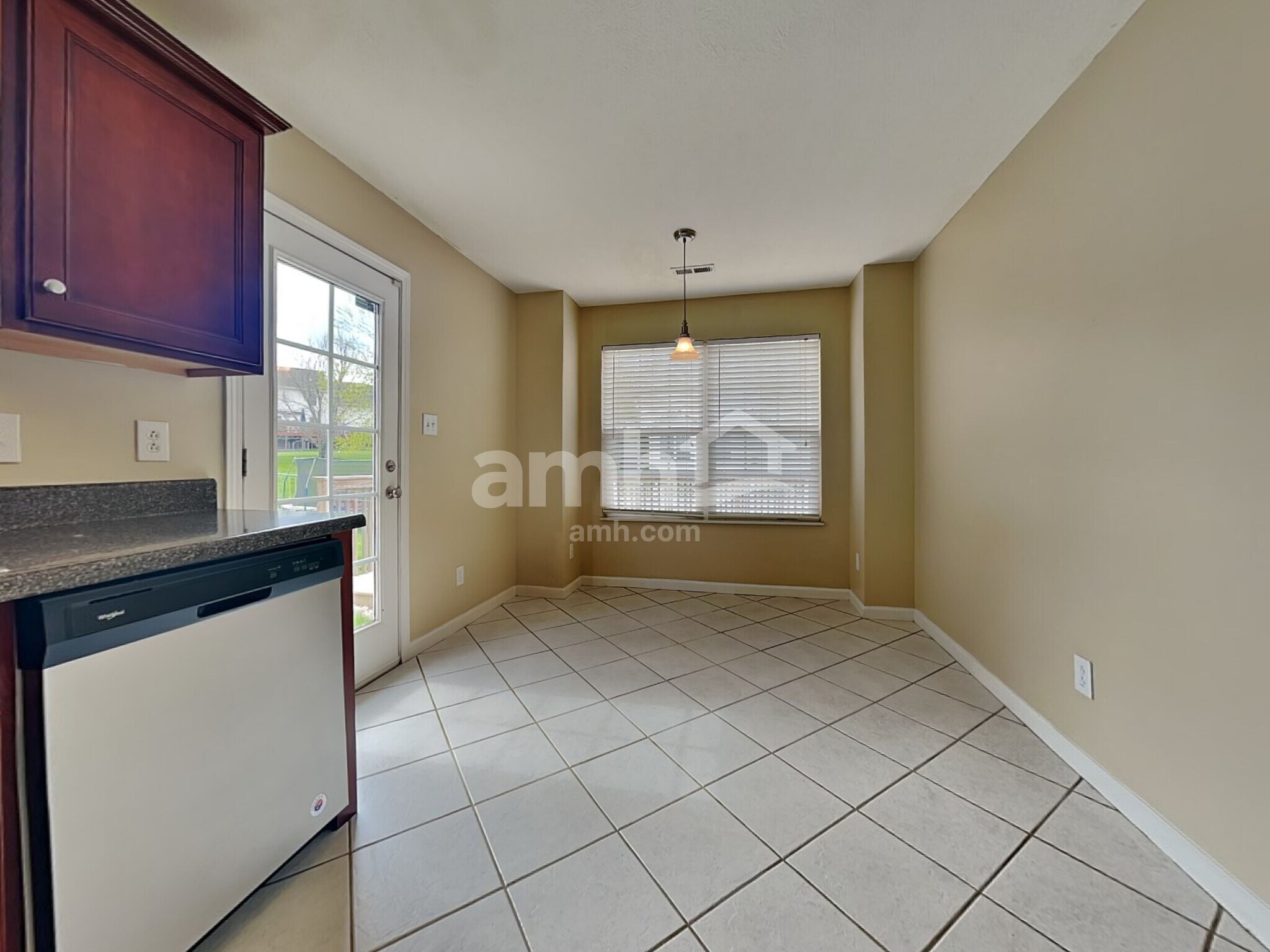 Building Photo - 4624 Aylesbury Dr