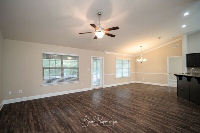 Building Photo - 2112 Stennis Dr