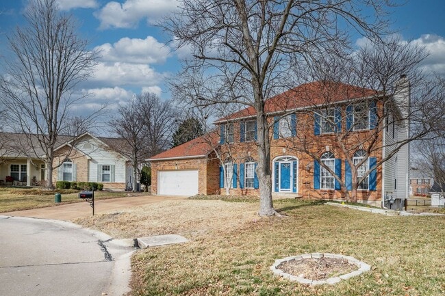 Building Photo - Spacious Parkway South Home with Walk-Out Basement & Large Backyard