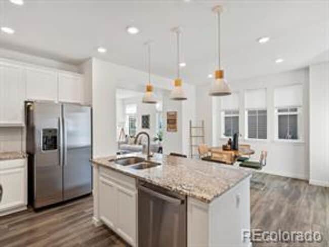 Building Photo - ***Beautiful 4 bed 3 bath nearly-new home in Erie***