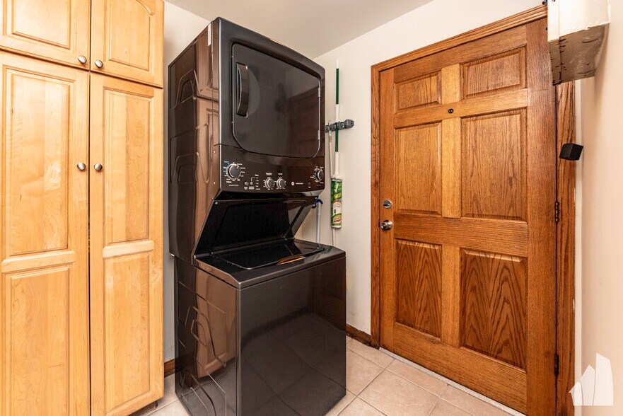 Building Photo - 4625 N Dover St