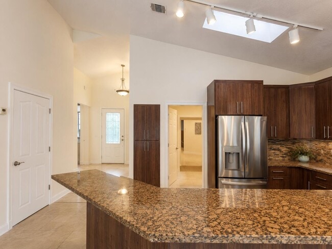Building Photo - 7705 Forest Green Ln