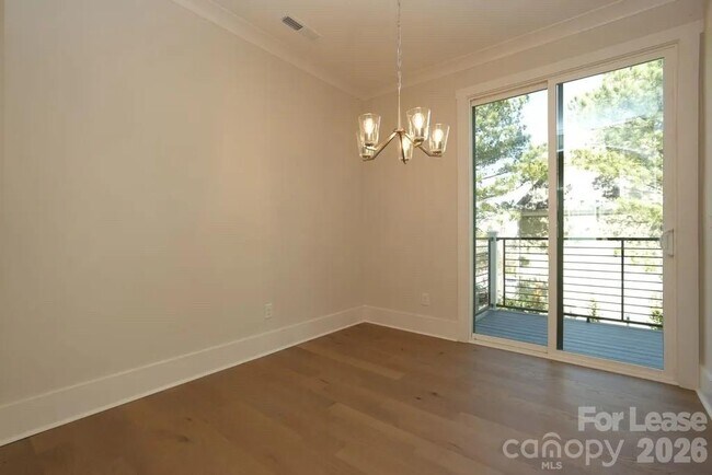 Building Photo - 1405 Kenilworth Ave