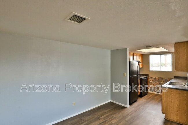 Building Photo - 6653 N 27th Ave
