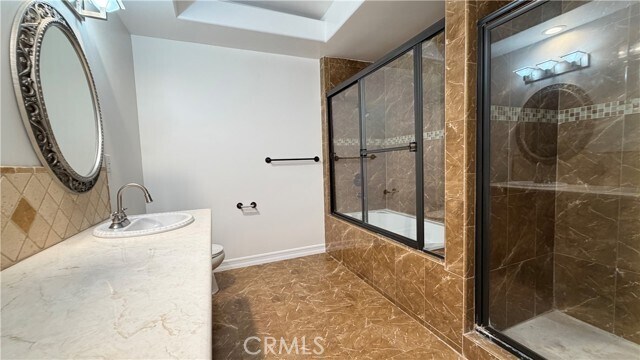 Building Photo - 414 E Valencia Ave