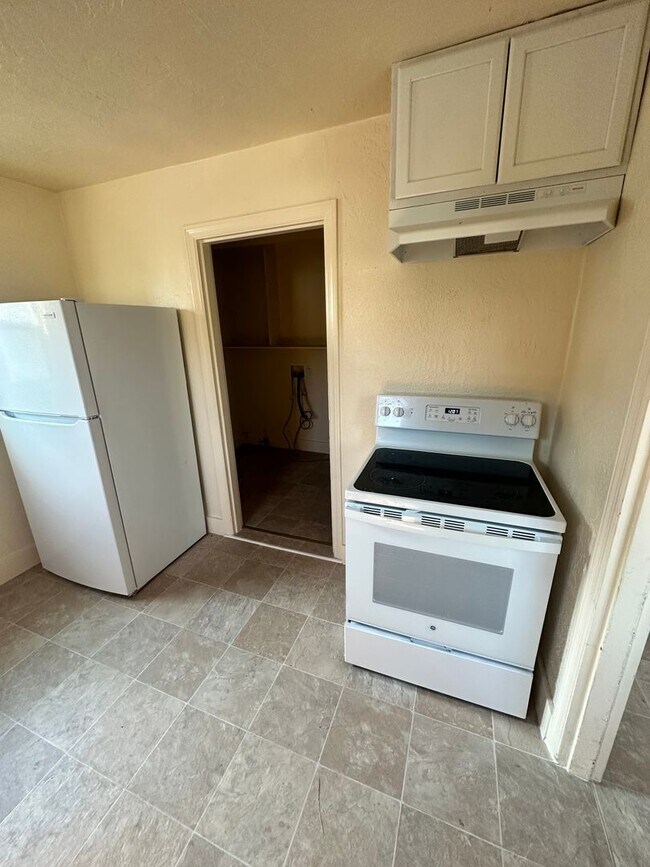 Building Photo - Zepeda-PM-020-0109-3862