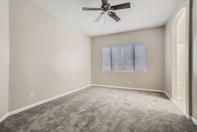 Building Photo - Amazingly beautiful one story house in Summerlin with pool!