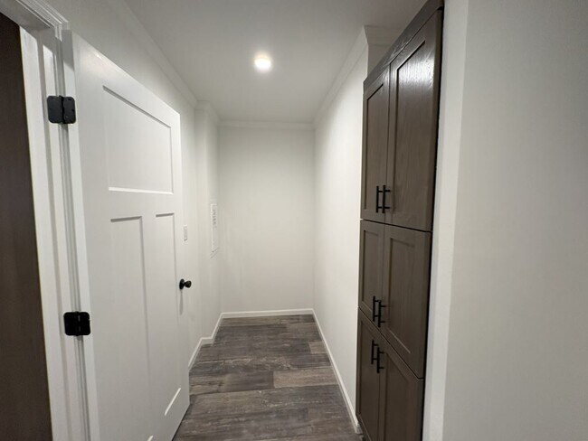 Building Photo - 5045 W Sawgrass Dr