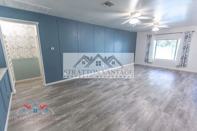 Building Photo - 21748 E Escalante Rd