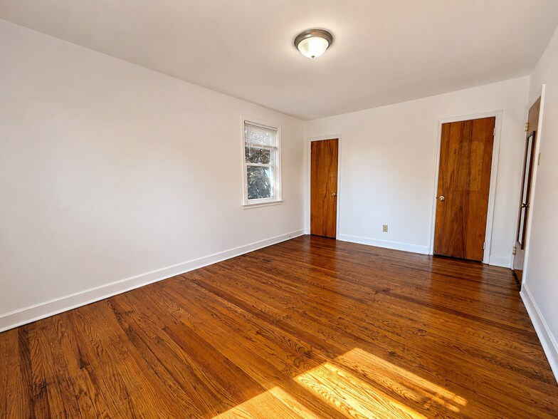 Building Photo - 35 Elberon Ave