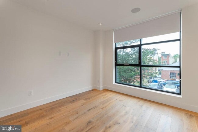 Building Photo - 240 N 2nd St