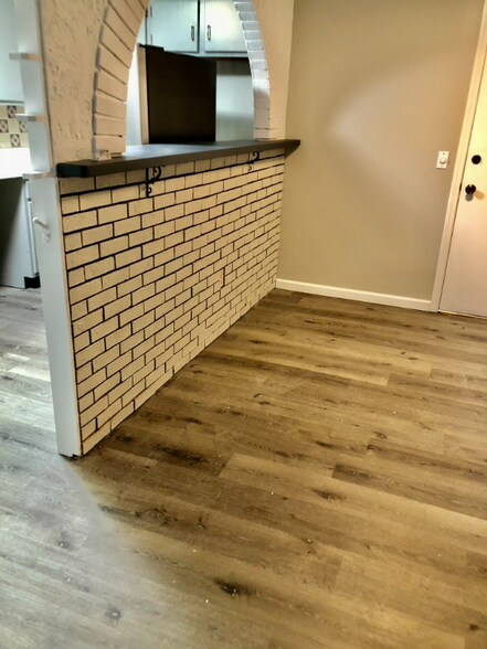 Primary Photo - 9 Strawberry Bank Rd