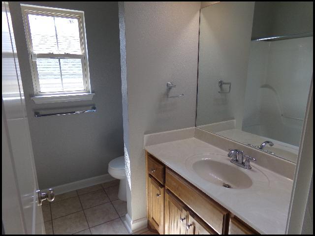Building Photo - 37 Woodridge Dr