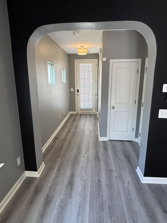 Building Photo - Gated Private Community! Spacious 3 Bedroo...