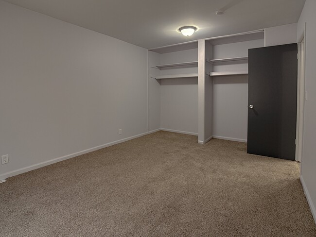 Bedroom - Waverly Flatz