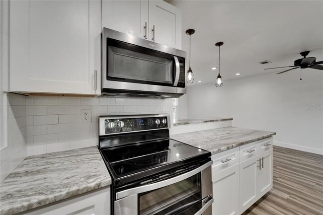 Building Photo - 2552 Bramblewood Dr W