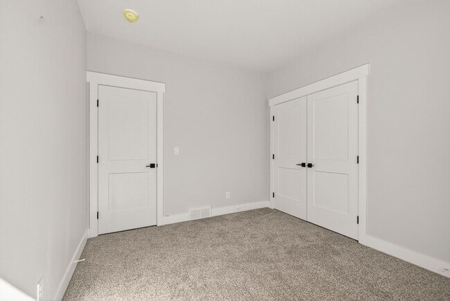 Building Photo - K551LI