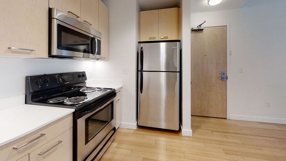 Primary Photo - 350 Newbury St