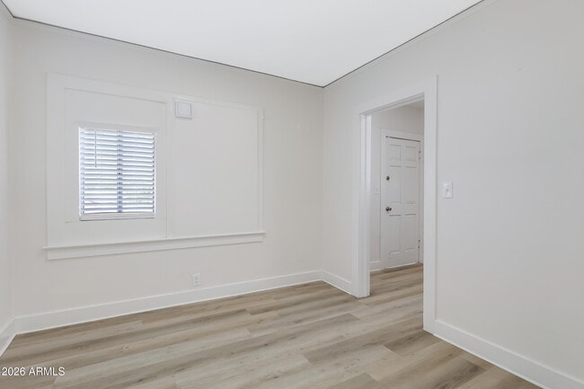 Building Photo - 1108 E Portland St