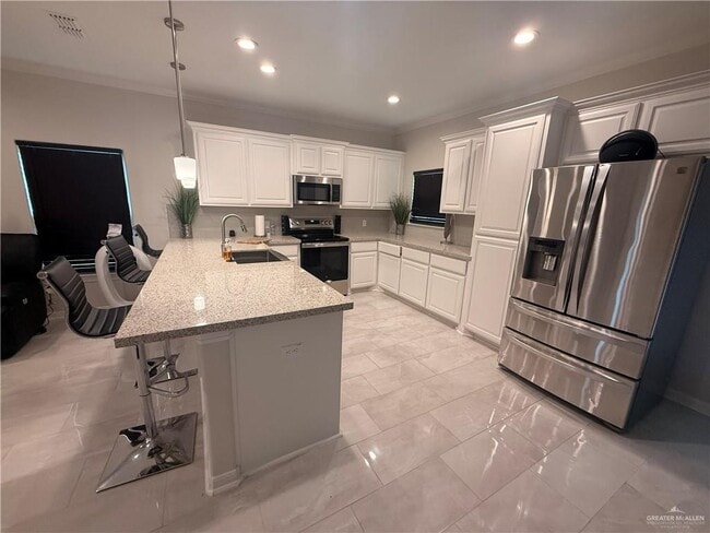 Building Photo - 18 Retama St