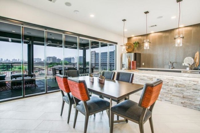 Building Photo - 2 bedroom in Dallas TX 75235