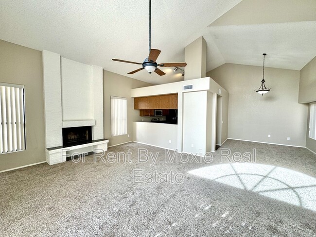 Building Photo - 4171 E Cholla Canyon Dr