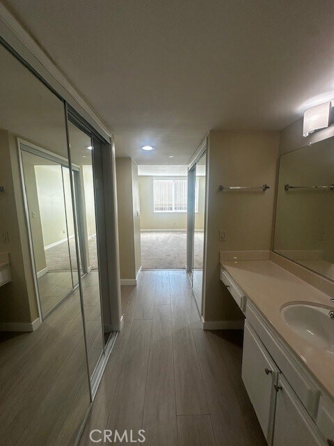 Building Photo - 1247 Stoner Ave