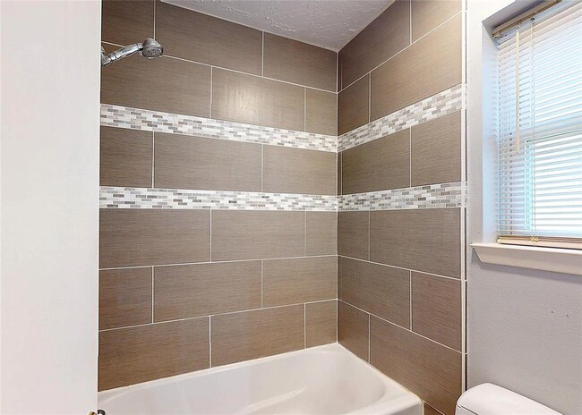 Building Photo - 4838 Ingleside Ct