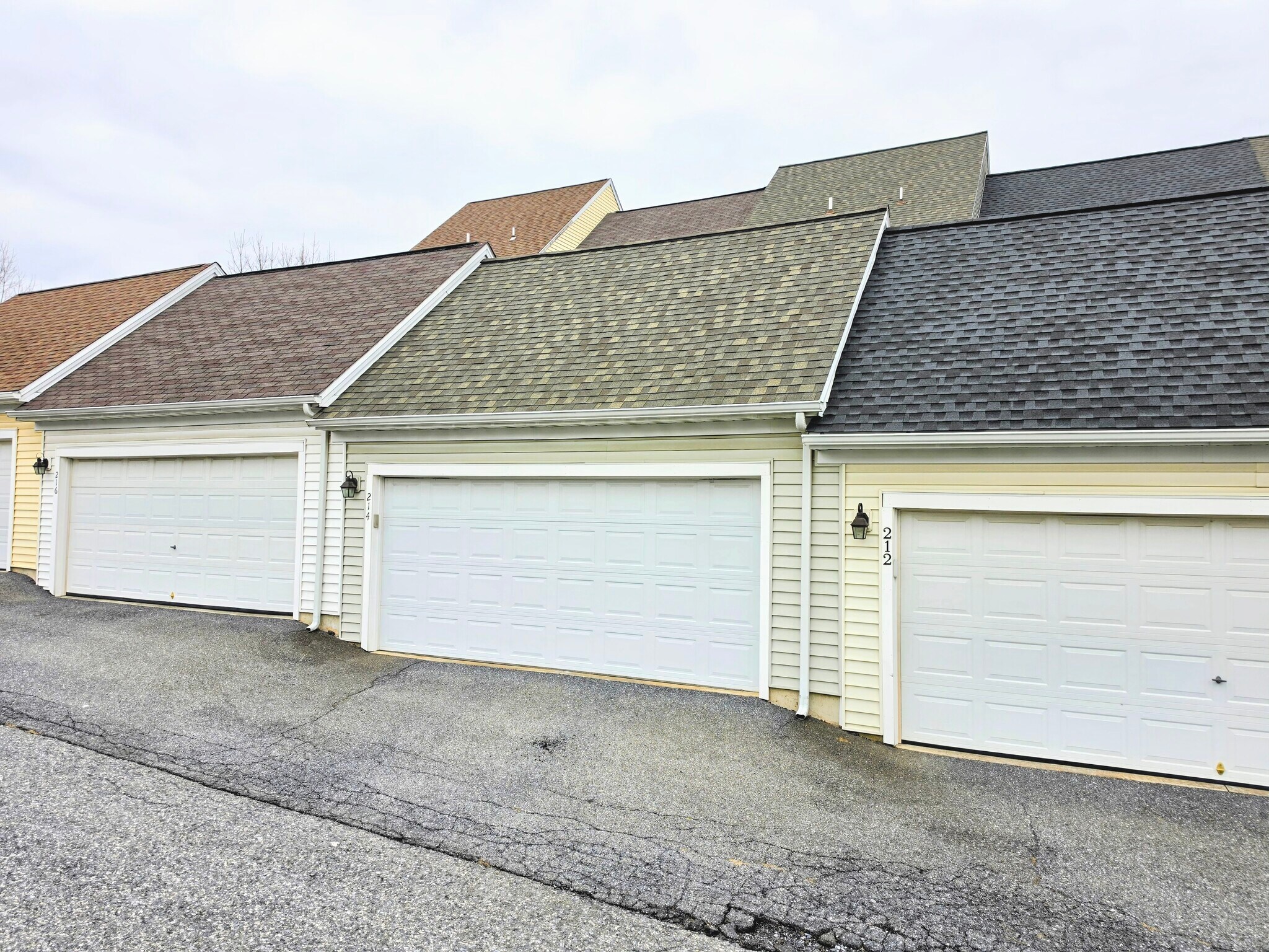 Building Photo - 214 Sagamore Hl