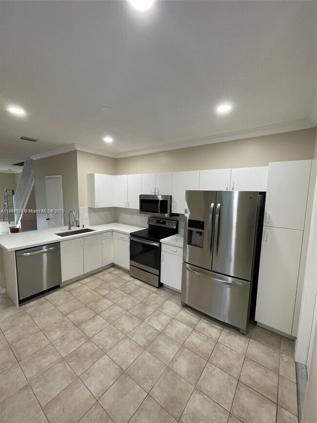 Building Photo - 3810 San Simeon Cir