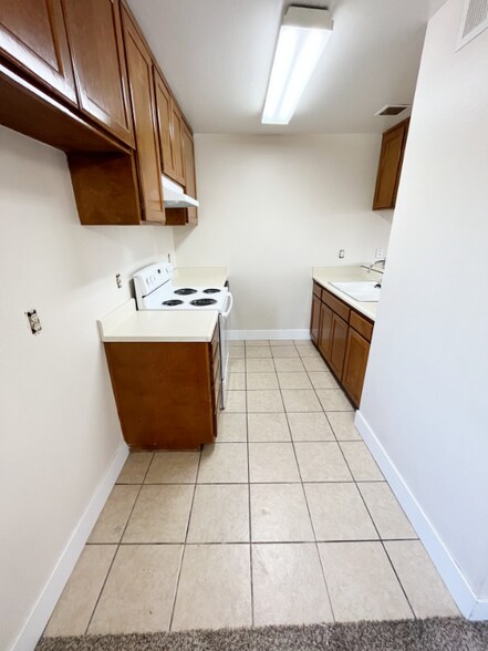 Building Photo - 360 N San Antonio Ave