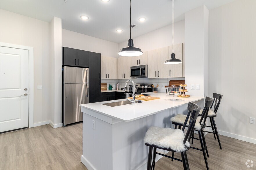 The Oliver 3000 Gloryland Ave Charlotte NC 28213 Apartment Finder