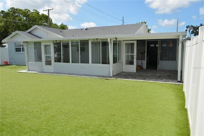 Building Photo - 8201 Donaldson Dr