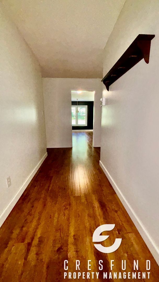 Building Photo - Charming 3 Bedroom, 2 Bath AVAILABLE NOW!