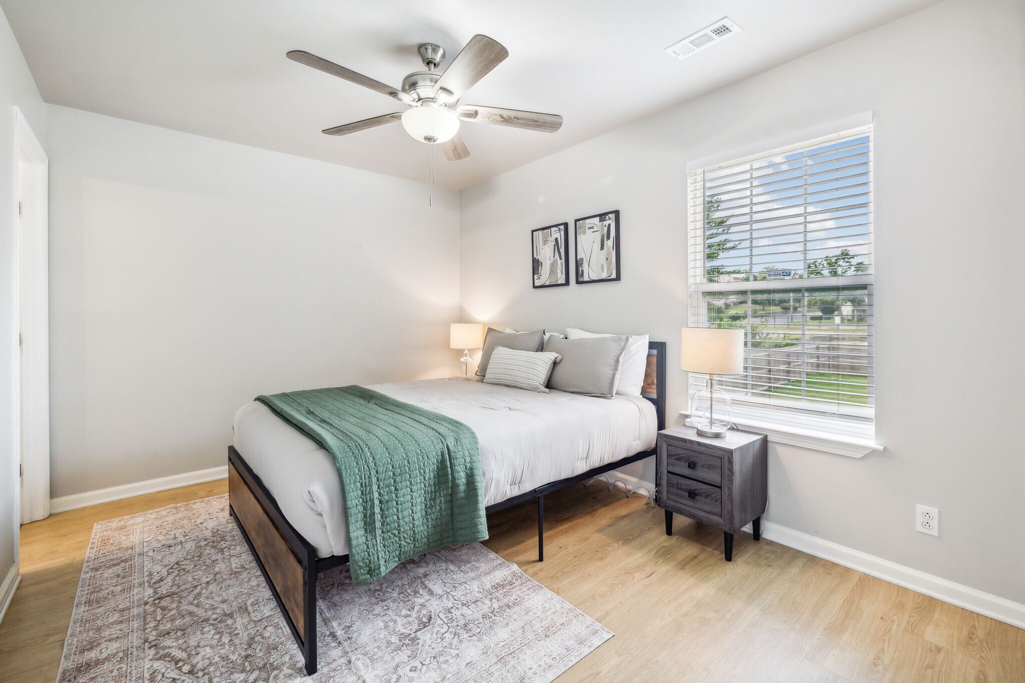 Building Photo - 226 Treutland Ave