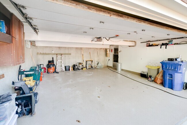 Building Photo - 2711 Sky Hill Ct