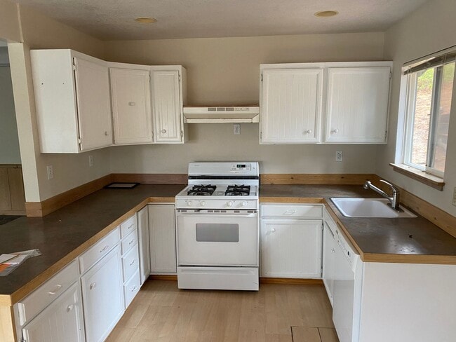 Building Photo - 2502 Cold Creek Trail
